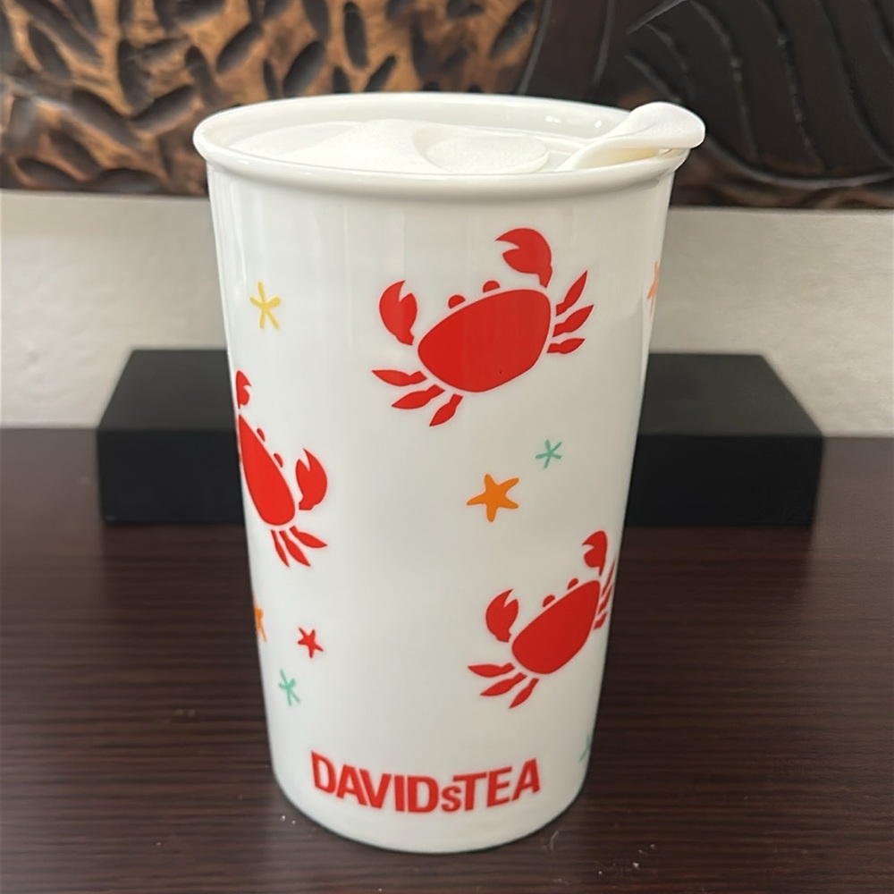 David's Tea Iconic Crabby Crab & Star Ceramic Mug Tumbler and Lid in White 10oz